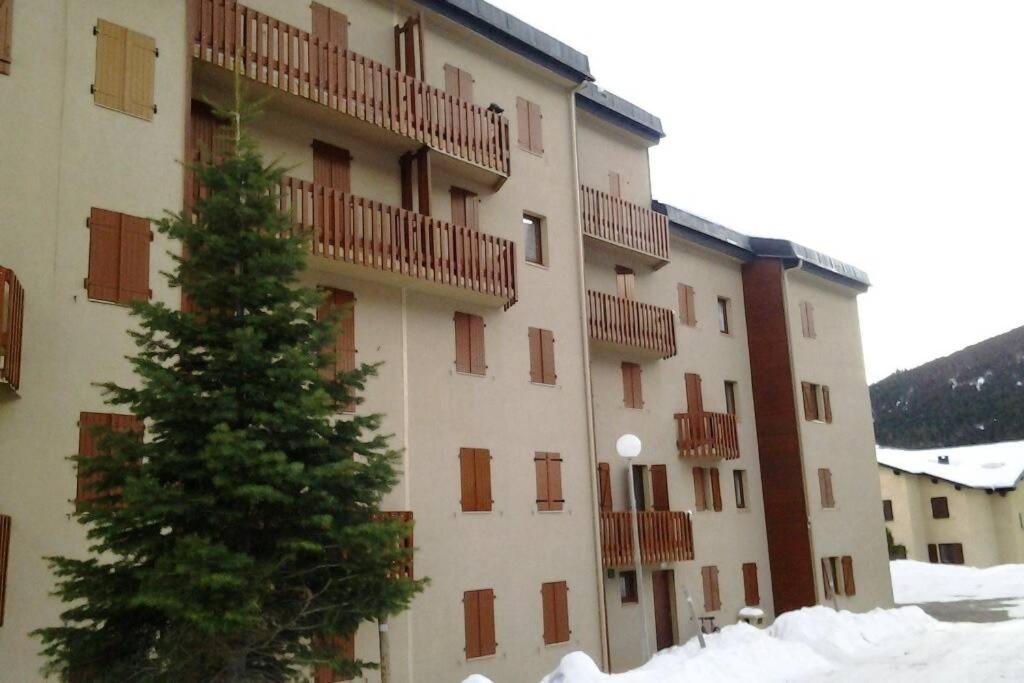Les Angles: Esqui, Base Nautica, Naturaleza, Bike Park, ... Exterior photo